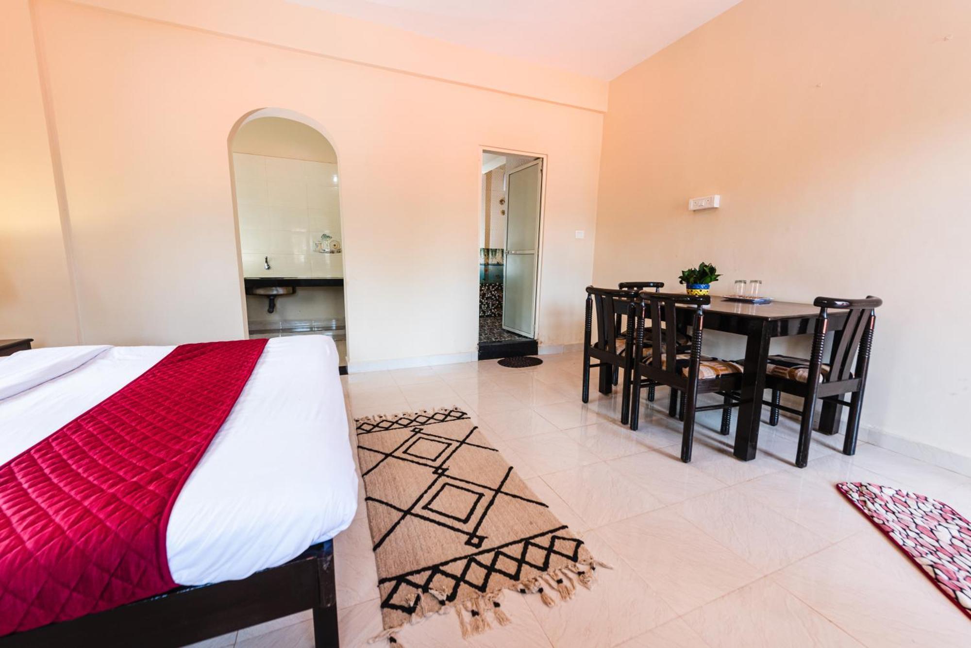 Hotel La Paulo'S Near Beach Resort Morjim Dış mekan fotoğraf